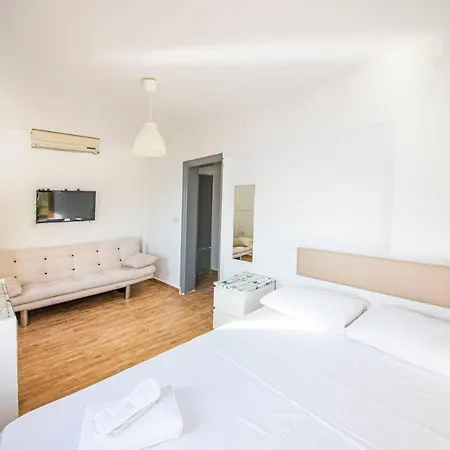 Holiday home Mesmerizing House Right Next To The Sea With A Refreshing View And Balcony In Gumusluk, Bodrum Gumusluk