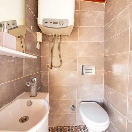 Mesmerizing House Right Next To The Sea With A Refreshing View And Balcony In Gumusluk, Bodrum Gumusluk