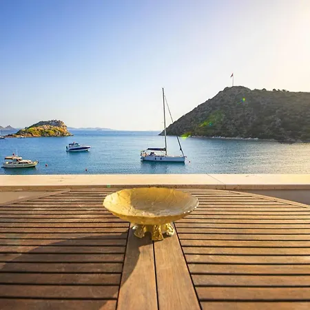 Mesmerizing House Right Next To The Sea With A Refreshing View And Balcony In Gumusluk, Bodrum