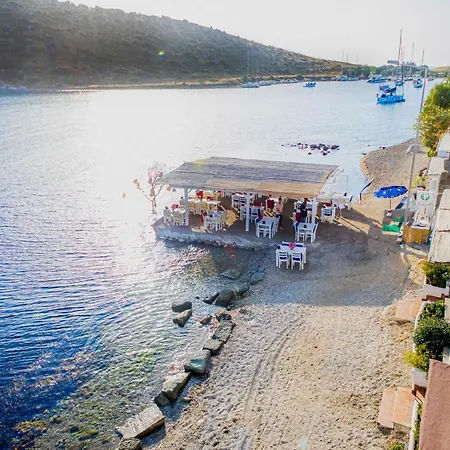 Mesmerizing House Right Next To The Sea With A Refreshing View And Balcony In Gumusluk, Bodrum Holiday home